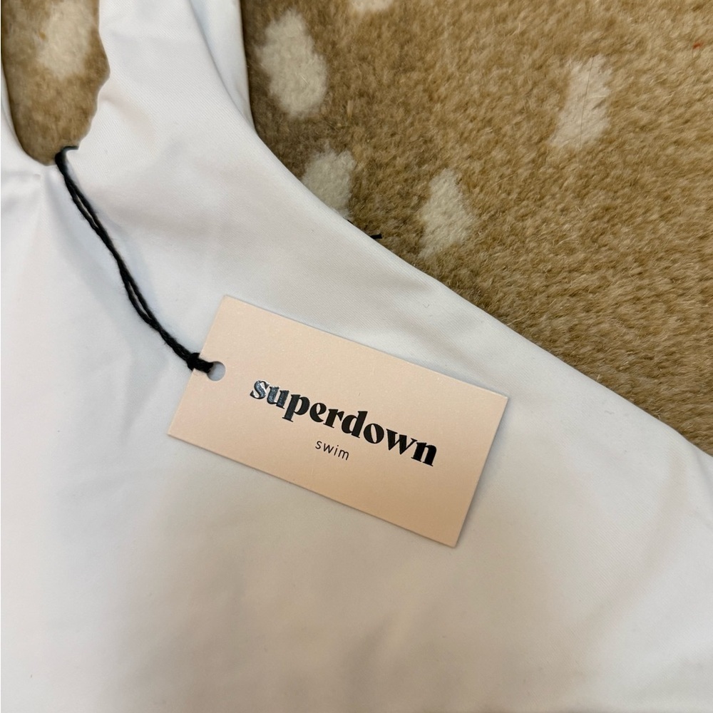 Superdown NWT misty bikini top white strappy women’s size medium - Picture 7 of 10